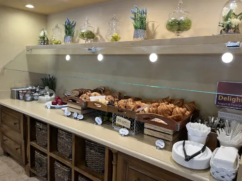 Best Western Plus Sunset Plaza Hotel Dining Photos