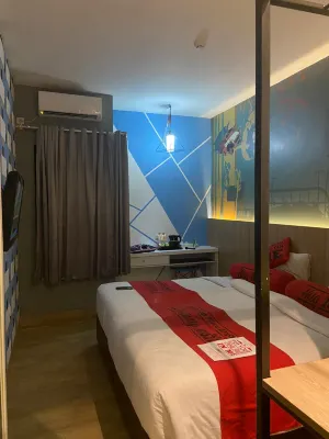 Meotel Purwokerto by Dafam Kamar Photos