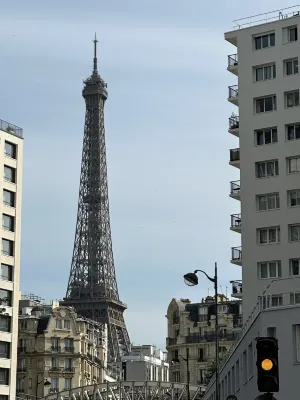 Campanile PRIME - Paris 15 Tour Eiffel In der Nähe des Hotels Photos