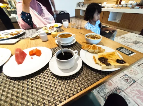 Hotel Santika Kelapa Gading Makanan Photos