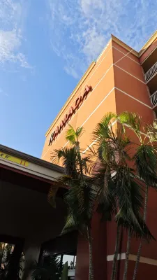 Ramada by Wyndham Tampa Westshore Airport South Экстерьер Photos