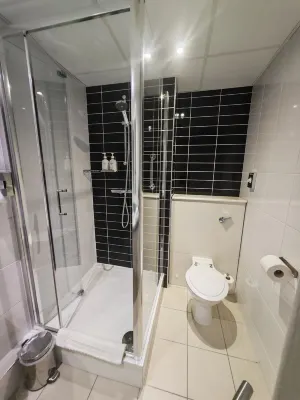 Holiday Inn Express Belfast City Chambres Photos