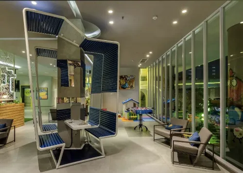 Yello Hotel Jemursari Photos