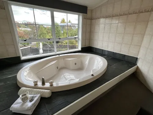 Cottage Mews Motel Rooms Photos