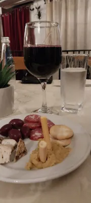 Gillieru Harbour Hotel Dining Photos