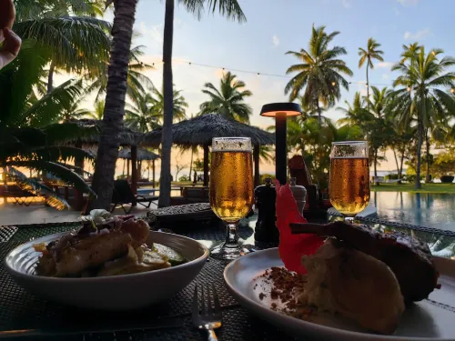 Lomani Island Resort & Spa Dining Photos
