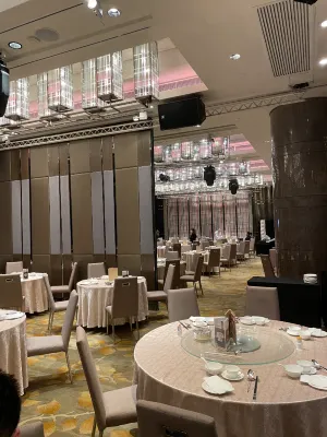 Royal Plaza Hotel Dining Photos