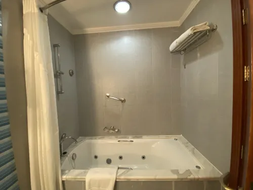 Sunday Hotel Holiday International Dubai Chambres Photos