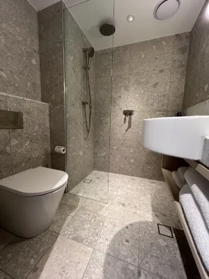 Rydges Melbourne an EVT hotel Rooms Photos