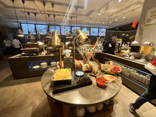 Maison New Century Hotel Shanghai Changxing Island Dining Photos