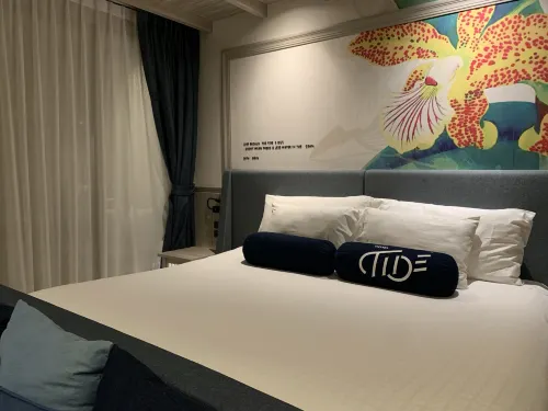 Hotel Tide Phuket Beach Front Rooms Photos