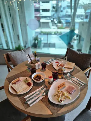 LiT BANGKOK Hotel Restauration Photos