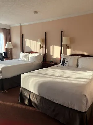 Hotel Grand Pacific Rooms Photos