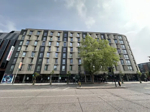 Hampton by Hilton London Waterloo Exterior Photos