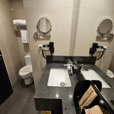 Savoy Hotel Manila Camere Photos