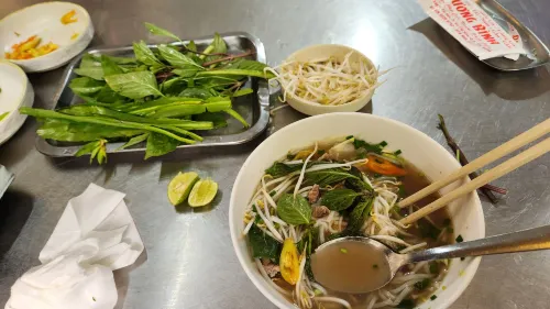 Khách sạn Tuấn Việt Ăn uống Photos