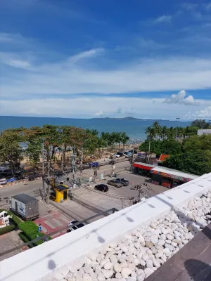 Grand Jomtien Palace Hotel Рядом с отелем Photos