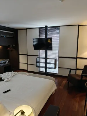 Namin Dago Hotel Rooms Photos