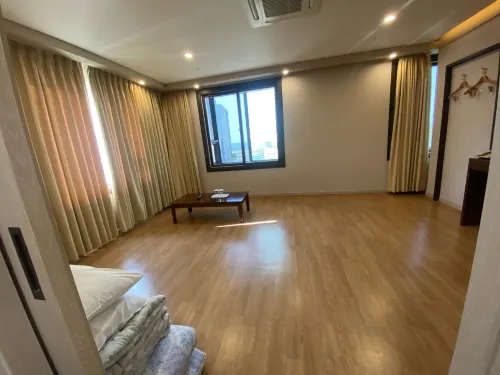 Palace Hotel Jeju Zimmer Photos