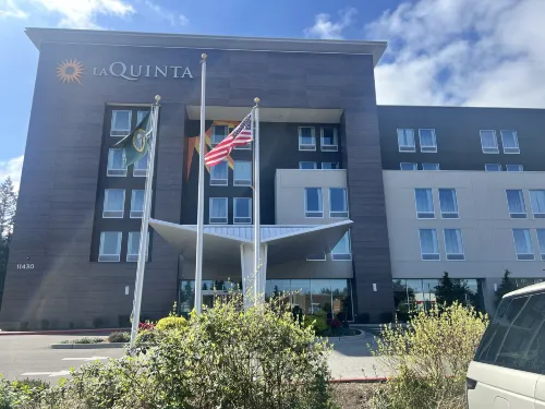 La Quinta Inn & Suites by Wyndham Marysville Exterior Photos