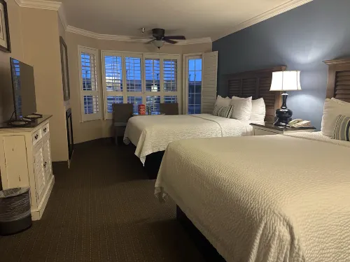 Sand Pebbles Inn Rooms Photos