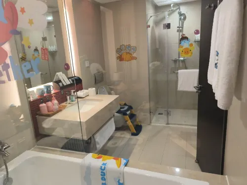 Howard Johnson Parkland Hotel Dalian Rooms Photos