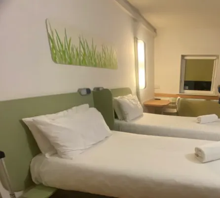 Ibis Budget Cardiff Centre Rooms Photos