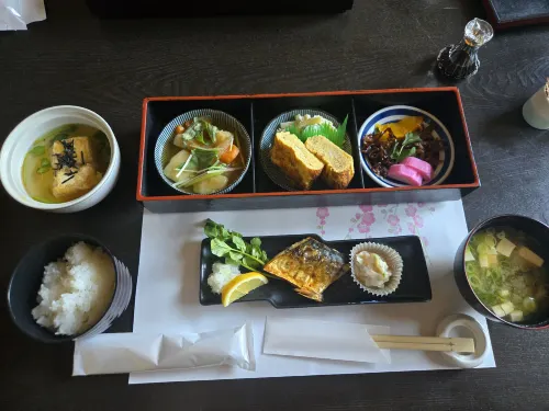 Oyado Tamayura Makanan Photos