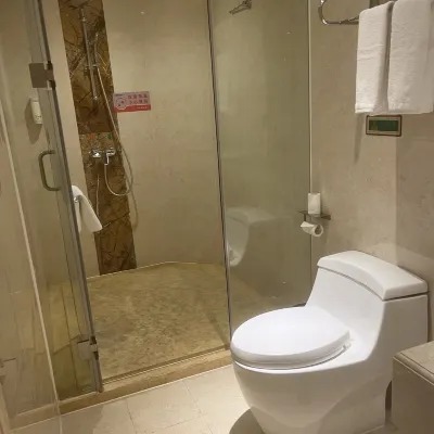 Vienna Hotel (Lijiang Old Town) Rooms Photos