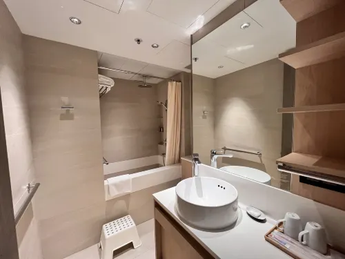 CM+ Hotels and Serviced Apartments Kamar Photos