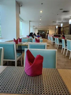 Hotel Santika Kelapa Gading Makanan Photos