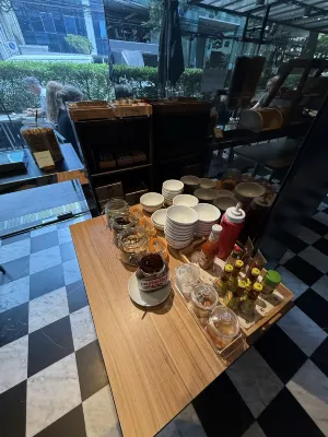 Maitria Hotel Sukhumvit 18 - A Chatrium Collection Bangkok Restauration Photos