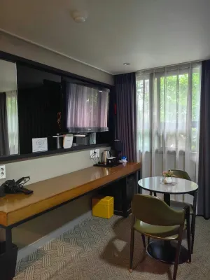 The BS Hotel Busan Station Kamar Photos