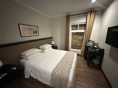 The Alcove Library Hotel Rooms Photos
