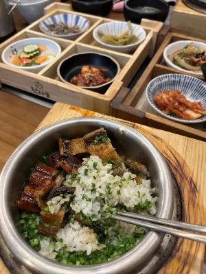Homers Hotel Dining Photos