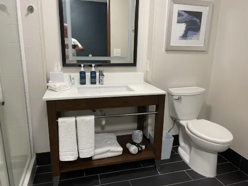 Four Points by Sheraton Jacksonville Baymeadows Rooms Photos