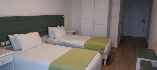 Gillieru Harbour Hotel Rooms Photos