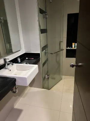 Novena Hotel Kamar Photos