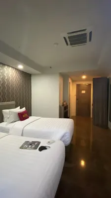 Win Premier Mangga Besar Kamar Photos