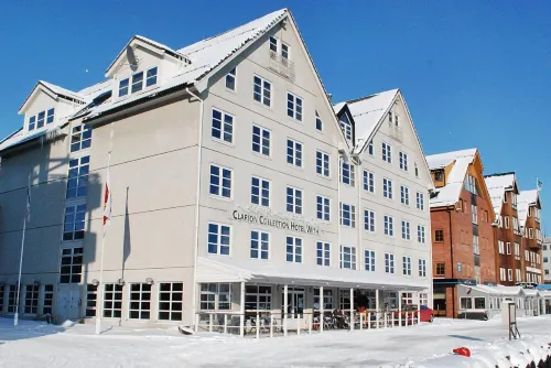 Home Hotel with Extérieur Photos