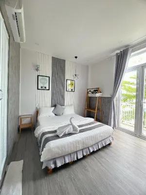 Sele House Photos