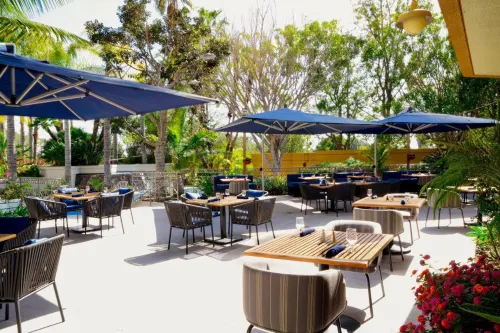 Long Beach Marriott Restauration Photos