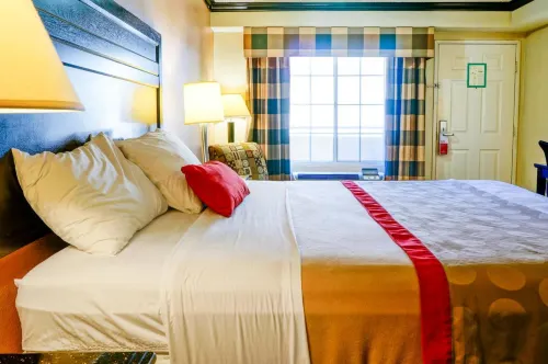 Ramada by Wyndham Ontario Camere Photos