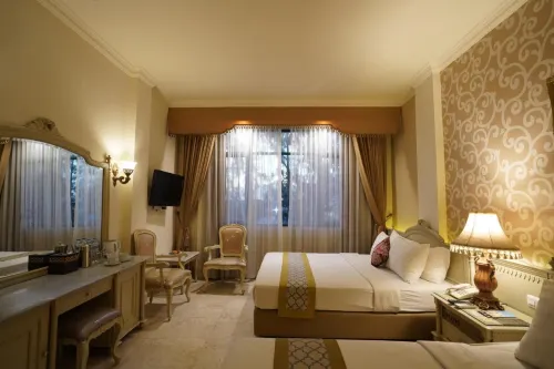 Hotel Indah Palace Solo Kamar Photos