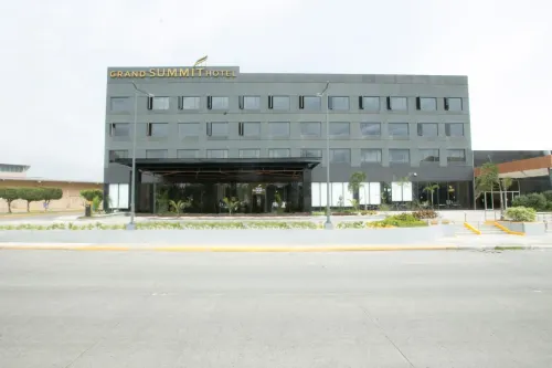 Grand Summit Hotel General Santos Exterior Photos