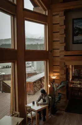Basecamp Lodge Golden Public Areas Photos