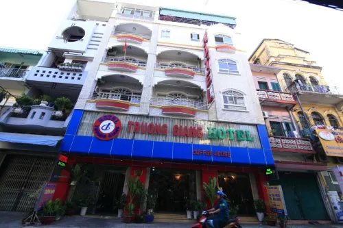 Truong Giang Hotel Extérieur Photos