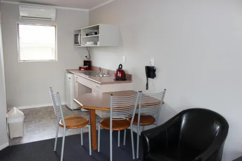 Quality Inn Acapulco Taupo Rooms Photos
