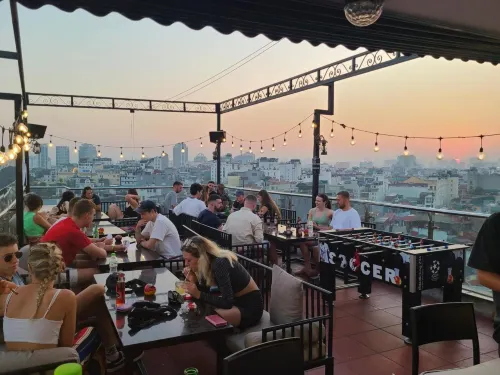 Hanoi Backpackers Hostel & Rooftop Bar تناول الطعام Photos