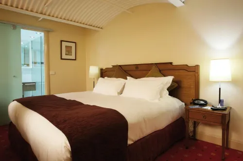 Grand Hotel Melbourne Photos